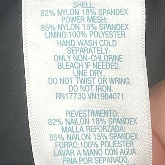 Kona Sol Women's Shoulder Ruffle Medium Coverage One Piece Swimsuit Black 22W - Picture 9 of 10